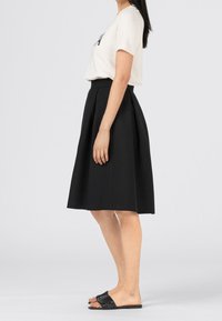 HALLHUBER A-linjekjol - black