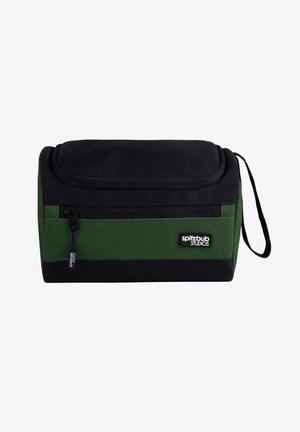 Groen en zwarte rechthoekige tas van stof, met een ritssluiting aan de voorkant, een draaghandvat en een logo-opdruk aan de zijkant.