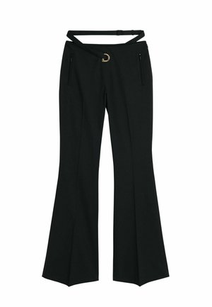 Pantaloni neri a zampa con vita aderente, caratterizzati da un dettaglio hardware a D-ring dorato, due tasche con zip e una texture del tessuto liscia.