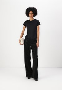 Calvin Klein NANO LOGO SLIM - Jednoduché tričko - black