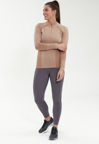 Endurance HALEN SEAMLESS  - Långärmad tröja - beaver fur