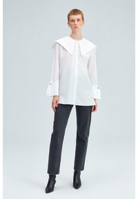 Touché Privé WIDE NECK POPLIN   - Skjortebluser - ecru