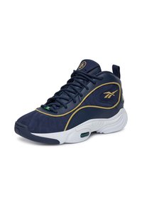 Námornícke modré tenisky z semišového a koženého materiálu, so zlatými akcentmi, textúrovaným vzorom a bielou gumovou podrážkou s zeleným detailom.