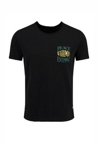 Czarna krótka koszulka z okrągłym dekoltem i krótkim rękawem z zielonym i żółtym napisem "PEACE WARRIORS EST 1994" na lewej stronie klatki piersiowej.