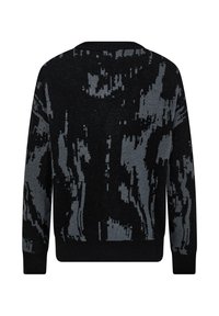 Sort og grå mønstret sweater med en afslappet pasform, rund halsudskæring og ribbede cuffs. Designet inkluderer abstrakte, pixeliserede former.