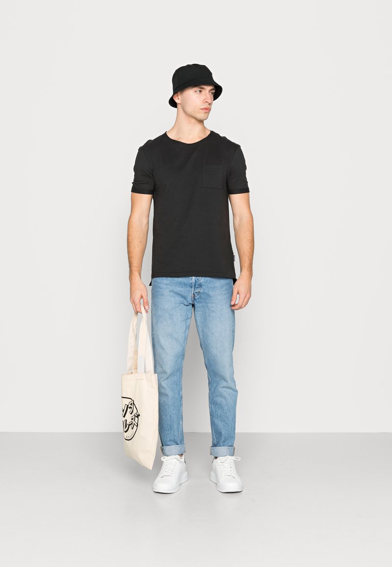 YOURTURN STEP TEE UNISEX - T-shirt básica - black