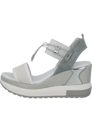 NeroGiardini Platform sandals - chic asparagus