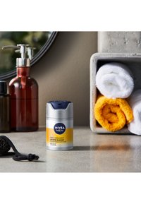 NIVEA MEN MEN ACTIVE ENERGY FACE CARE CREAM - Dagkräm