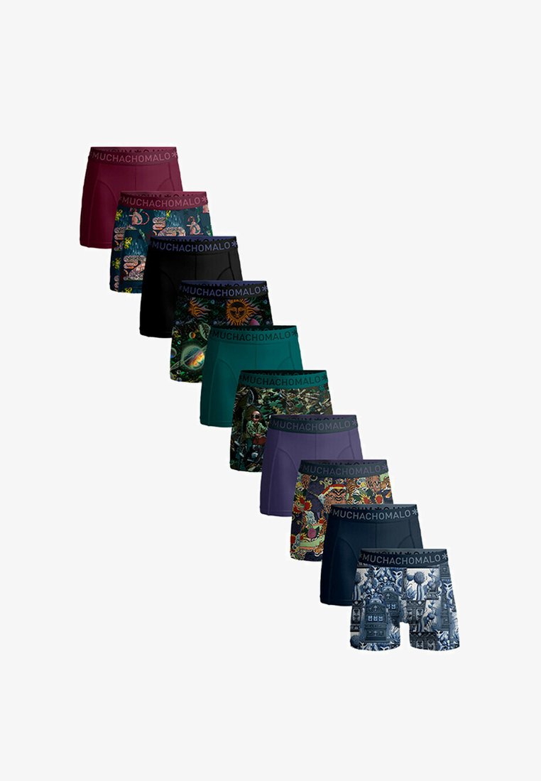 Boxer alsóneműk különböző színekben: bordó, fekete, türkiz, tengerészkék és mintás dizájnnal. Rugalmas anyag, elasztikus derékrésszel, "MUCHACHOMALO" márkájú.