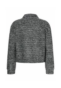 Gekürzter Pullover aus strukturiertem grauem und schwarzem Strick, mit hohem Kragen und langen Ärmeln, lockerer Passform und subtilen horizontalen Mustern.