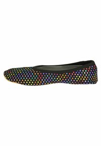Ballerinas mit einem Obermaterial aus schwarzem Canvas, das mit mehrfarbigen, metallischen Pünktchen verziert ist, einem elastischen Rand und einer flexiblen Sohle.