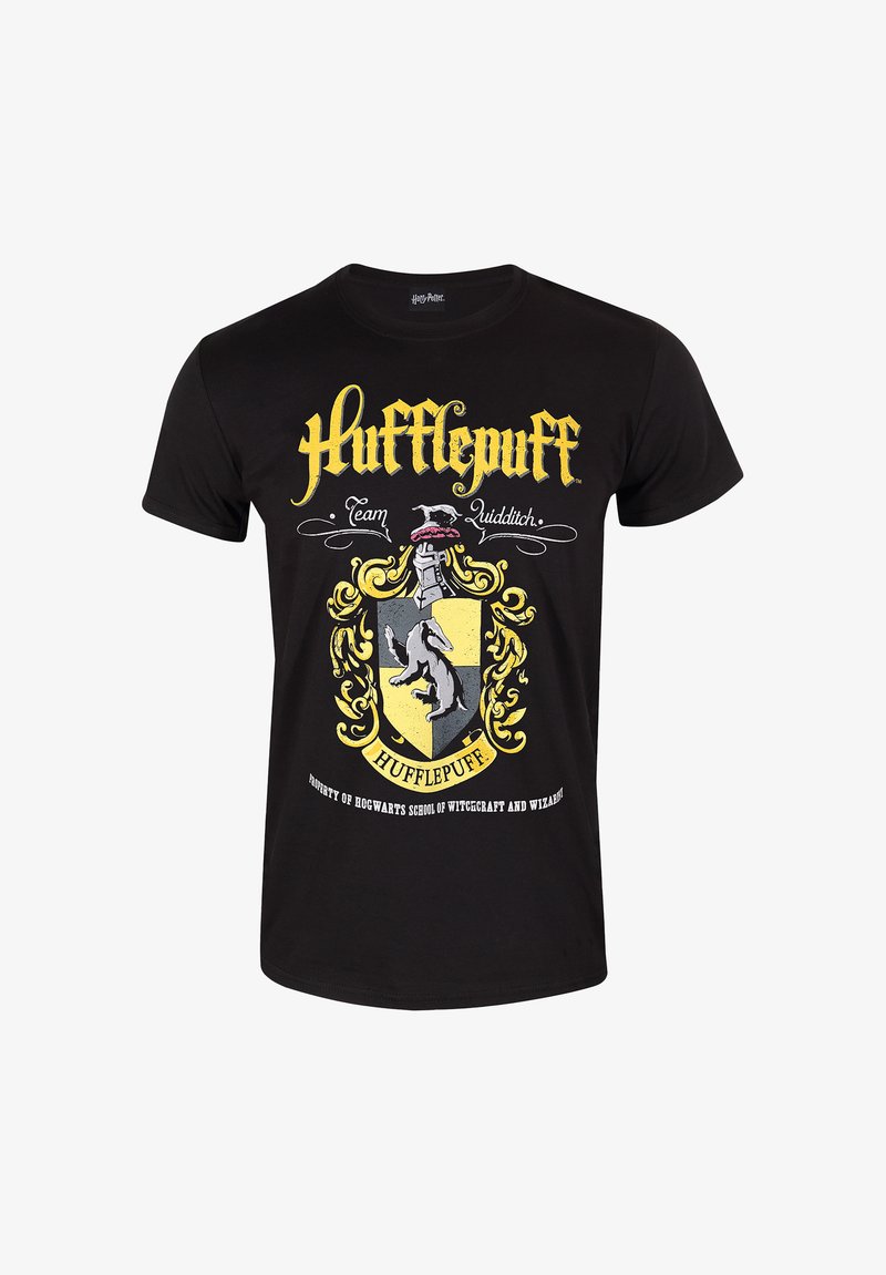 Černé bavlněné tričko s erbem Hufflepuff v žluté a šedé barvě, s nápisem "Hufflepuff Team Quidditch" a složitými dekoračními prvky.