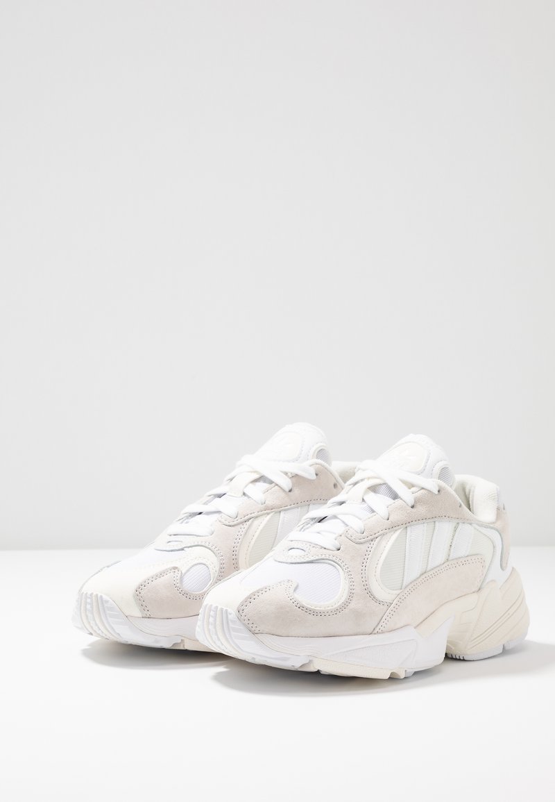 adidas YUNG-1 TORSION SYSTEM SHOES - Sneakers - cloud white/footwear white/offwhite - Zalando.dk