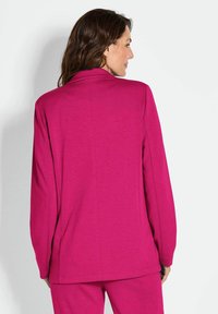 GOLDNER LEICHTER MIT HÖCHSTER BEWEGUNGSFREIHEIT - Blazer - pink