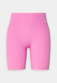 Shorts de sport roses avec une taille haute. Texture lisse, coupe ajustée et petit logo blanc sur la ceinture.