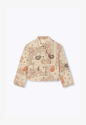 Veste courte beige avec motifs cachemire et floraux en orange, noir et marron, manches longues, fermeture par boutons et col.
