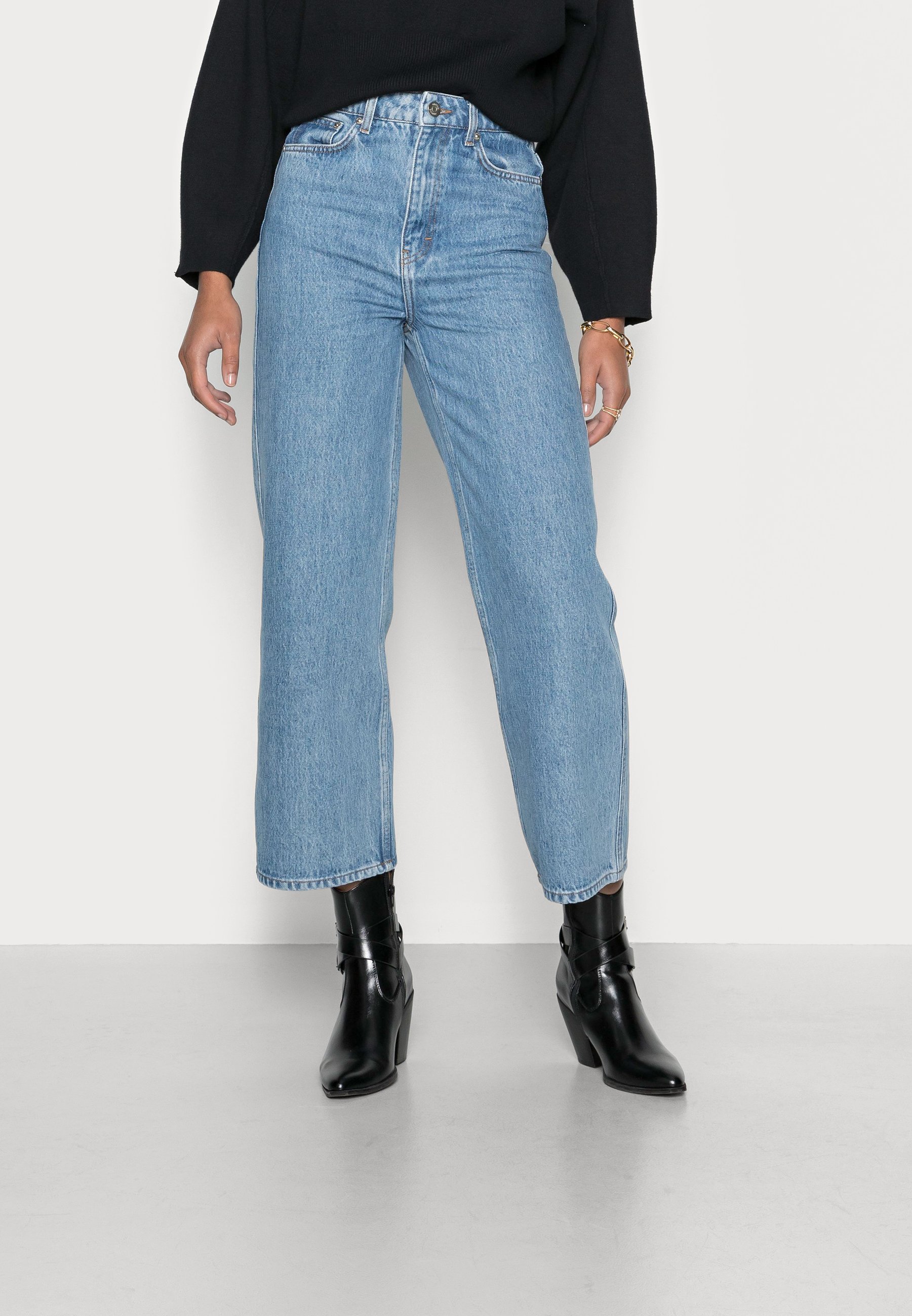 Gestuz AMBER CULOTTE - Straight leg jeans - mid blue/stone blue denim -  Zalando.ie