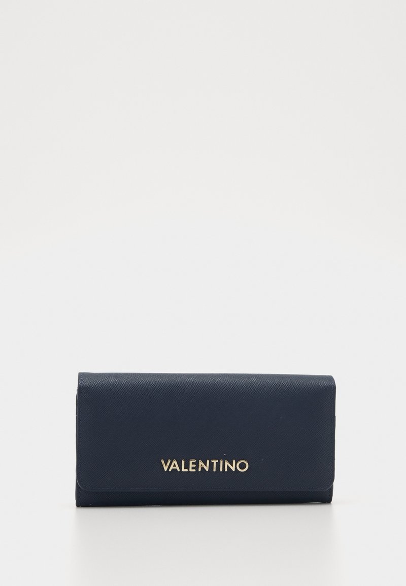 Ναυτικό μπλε πορτοφόλι κατασκευασμένο από υλικό με υφή, με ορθογώνιο σχήμα. Διαθέτει χρυσό λογότυπο "Valentino" στην μπροστινή πλευρά.