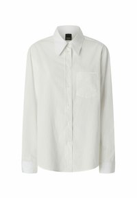 Camicia bianca a maniche lunghe con righe verticali, chiusura a bottoni frontale, colletto classico, taschino singolo sul petto e polsini a righe a contrasto.