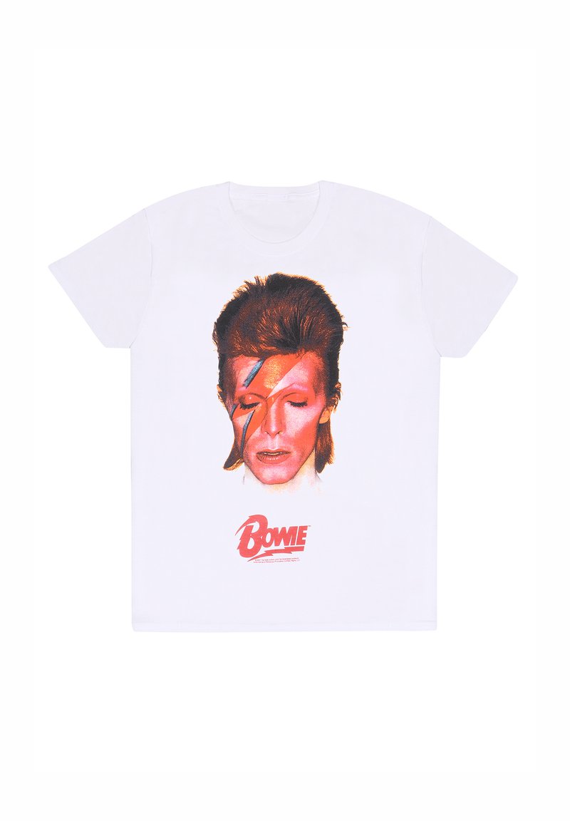Hvid bomulds t-shirt med et grafisk tryk af et ansigt med et design af orange lyn og "Bowie" tekst i fed rød nedenunder.