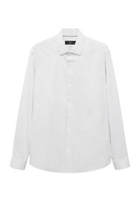 Camisa de dress de manga larga en blanco con finas rayas verticales en navy, con cierre de botones en la parte delantera, cuello clásico y puños de un botón. Textura de tela suave.
