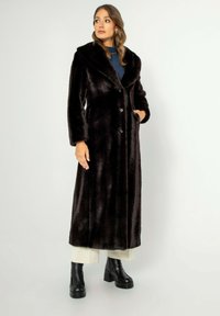 Krátký kabát - dark brown