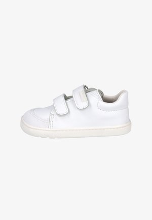 Zapatilla blanca para niños con dos cierres de velcro y puntera texturizada, vista de lado sobre fondo blanco.