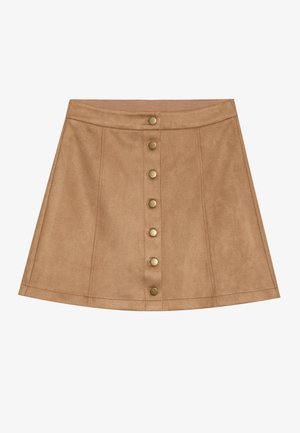 Mini-jupe en daim beige avec un design évasé, dotée d'une fermeture à bouton à l'avant avec des accessoires en laiton et des détails brodés.