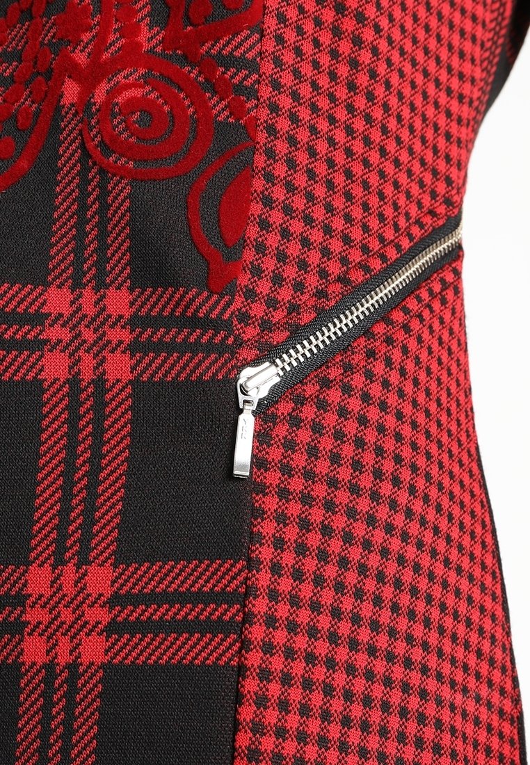 Desigual Shift dress - red - (Pre-owned) - Zalando.ie