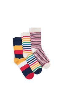 Drei Paare Baumwollsocken: ein navyblaues Paar mit gelben und roten Streifen, ein mehrfarbig gestreiftes Paar und ein rot-weiß gestreiftes Paar mit elfenbeinfarbener Einfassung.