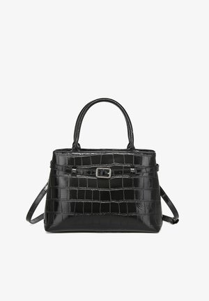 Sac à main noir en cuir verni avec une texture crocodile, doté de deux poignées, d'une bandoulière amovible et d'une accent en boucle argentée.