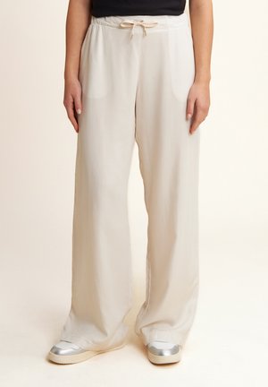 Freddy Pantalones deportivos - white sand direct dyed