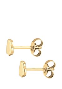 Guldstiftörhängen med en skulpterad blomform, som har en polerad yta och en fjärilsjustering för säker bärning.