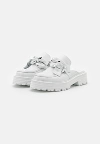 Kennel + Schmenger Mules à talons - white
