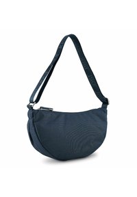 Bolso cruzado azul oscuro hecho de tejido texturizado, con forma curvada, cierre de cremallera seguro y una correa ajustable con marca.