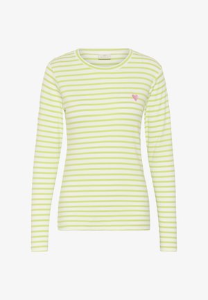 Valge triiksärk pikkade varrukatega, millel on helerohelised horisontaalsed triibud ja vasakul rinnal väike roosa südameembleem.