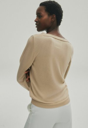 PREMIUM DEEP V-NECK - Džemperis - champagne gold