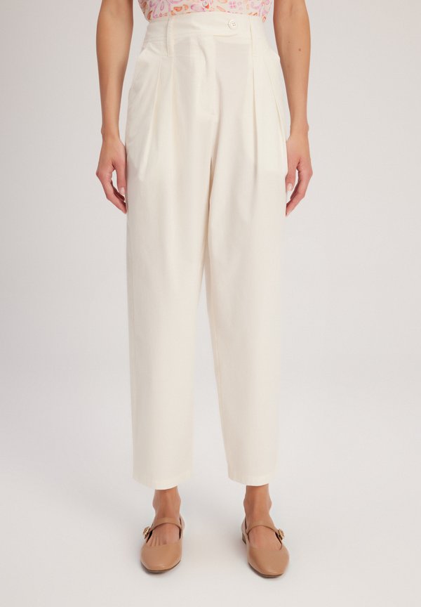 WITH POCKET - Chino - beige