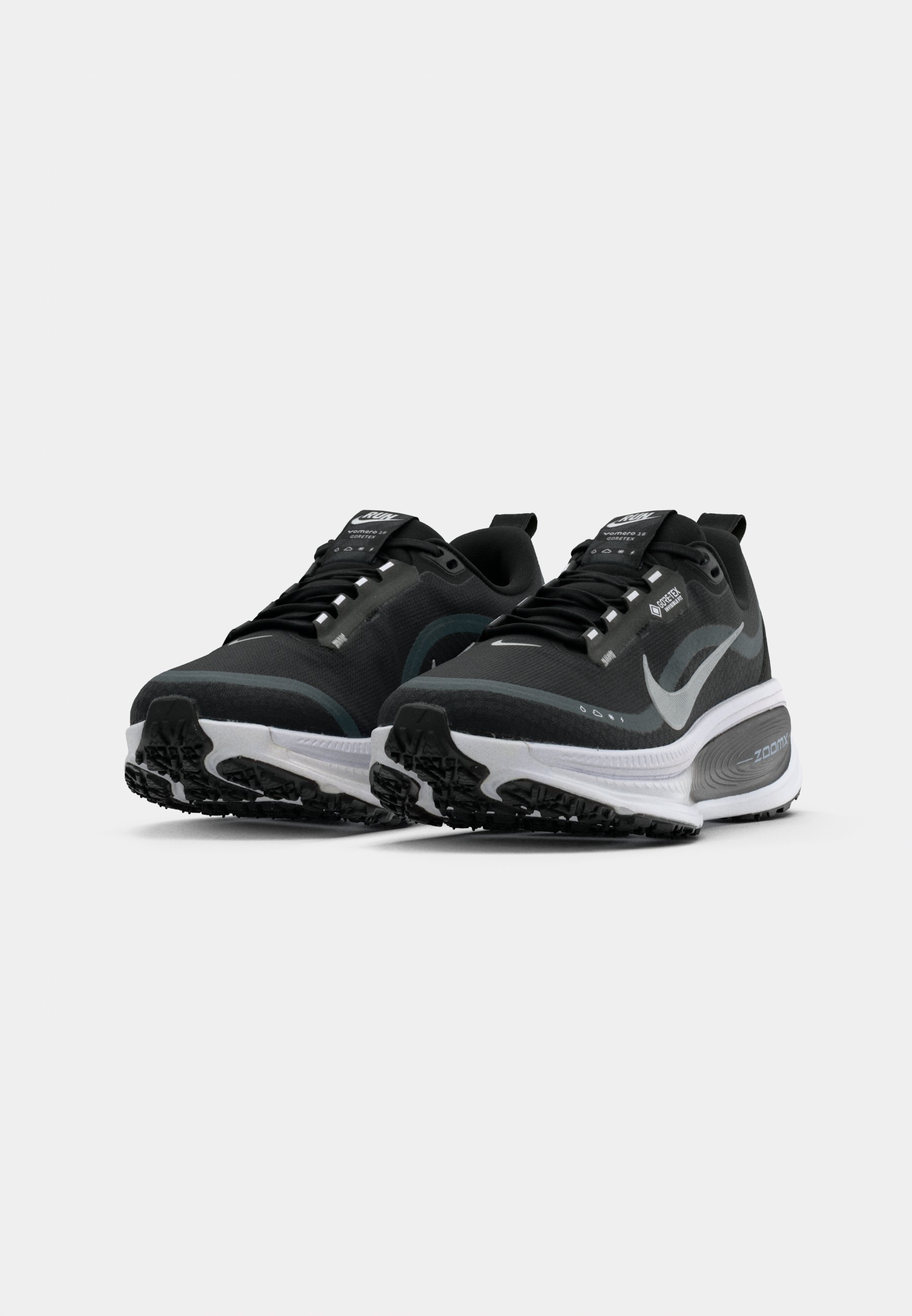 Nike Performance W NIKE VOMERO GTX - Sapatos para corrida em