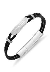 Bracelet en cuir tressé noir avec une plaque en métal argenté gravée "POLICE" et des accents cylindriques argentés de chaque côté.