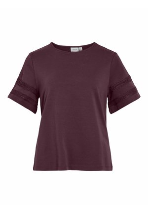Bordeaux-rotes T-Shirt mit kurzen Ärmeln aus weichem Stoff, mit dekorativen Spitzenakzenten an den Ärmeln und einem runden Halsausschnitt.