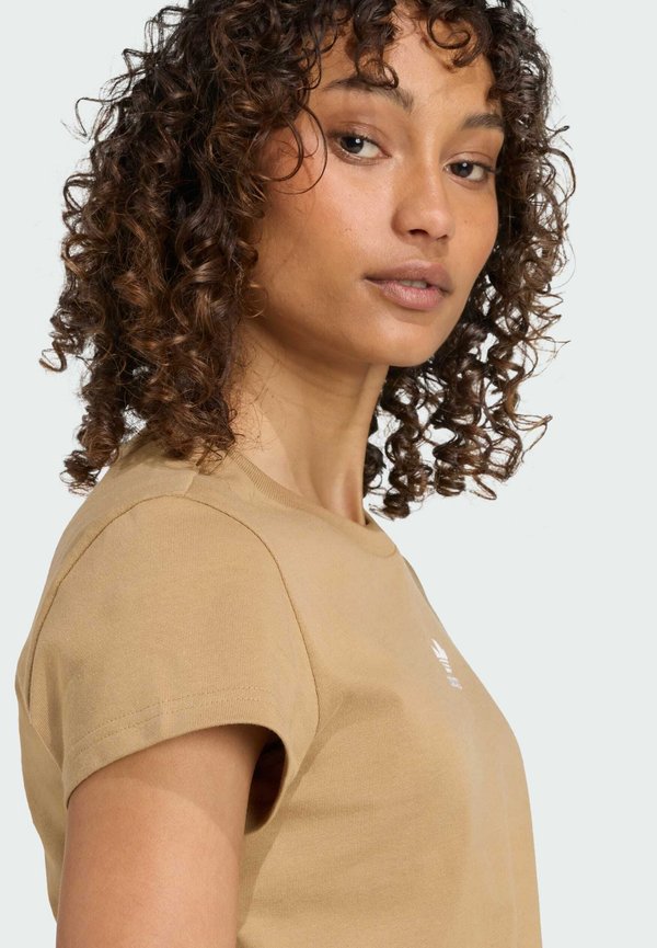 SLIM - Print T-shirt - cardboard2