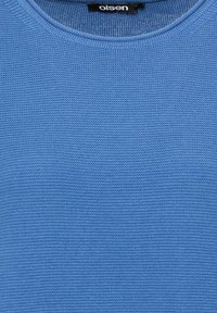 Olsen MIT RUNDHALSAUSSSCHNITT - Strickpullover - blau
