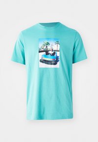 BRAND PHOTO CREW - Tričko s potlačou - washed teal/black