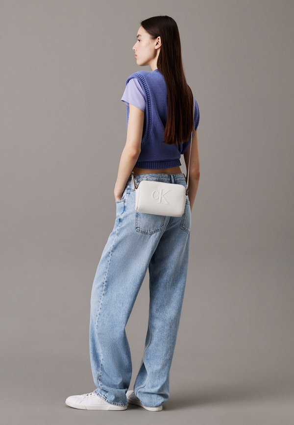 SCULPTED CAMERA BAG - Cross body bag - wind chime2