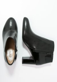 MICHAEL Michael Kors Nilkkurit - black