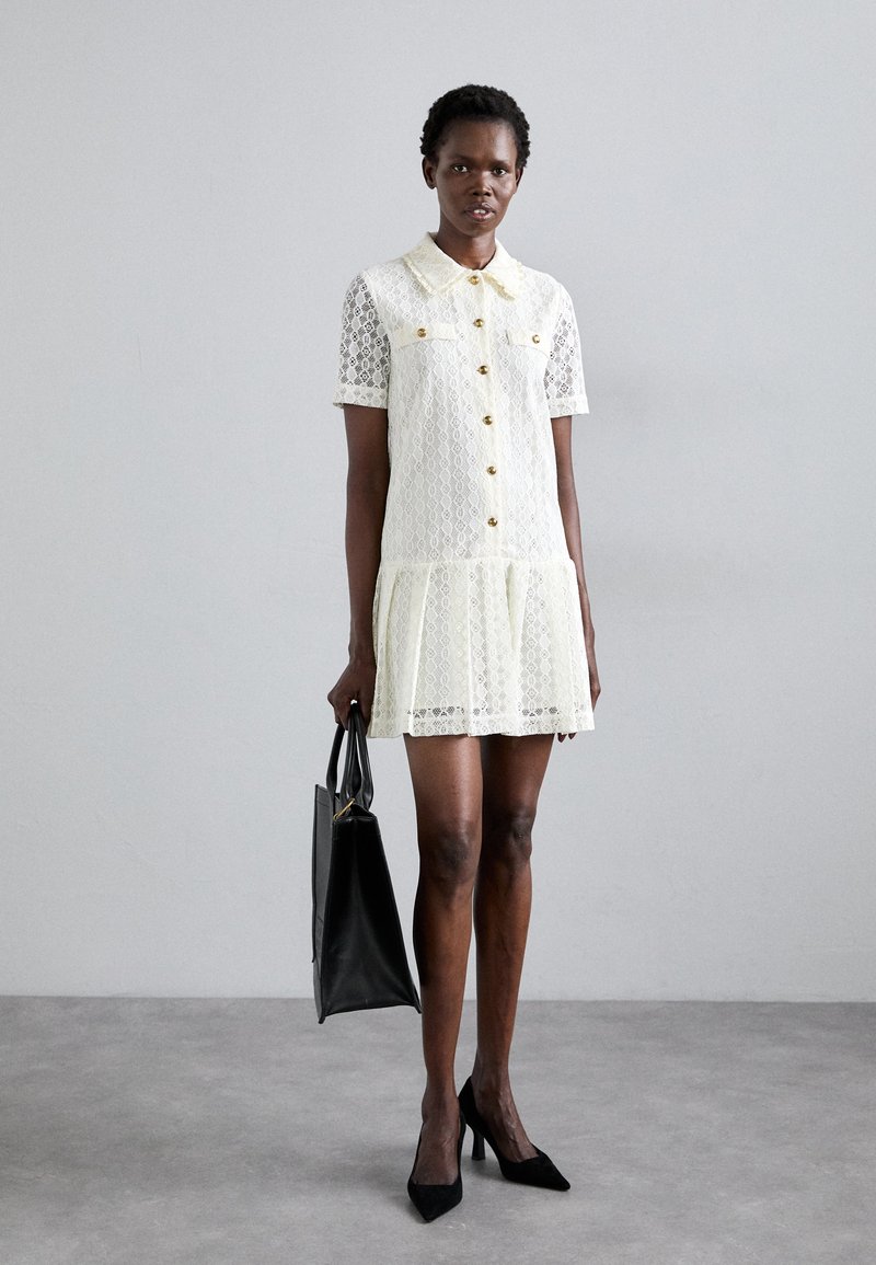 sandro white shirt dress SANDRO WHITE DRESS SIZE 40. (54)