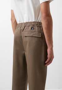 Converse PANT - Cargobroek - mud mask