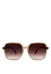 Lunettes de soleil avec une monture beige transparente et des verres bruns dégradés, de forme carrée et avec des accents écaille de tortue bruns sur les tempes.