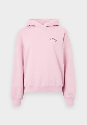 Sudadera con capucha de color rosa claro, de corte relajado, con puños y dobladillo acanalados. Presenta un pequeño bordado en azul marino de "A&F" en el pecho. Textura suave.